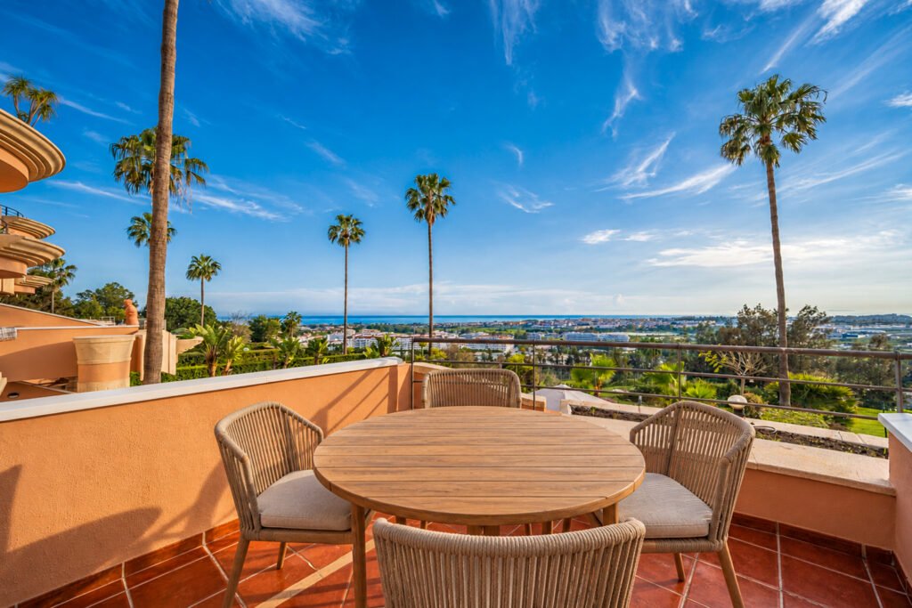 Terrace with sea views, Magna Marbella apartment